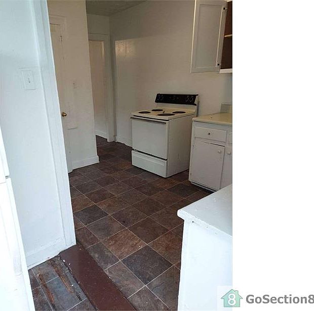 1st image of 2616 E North St