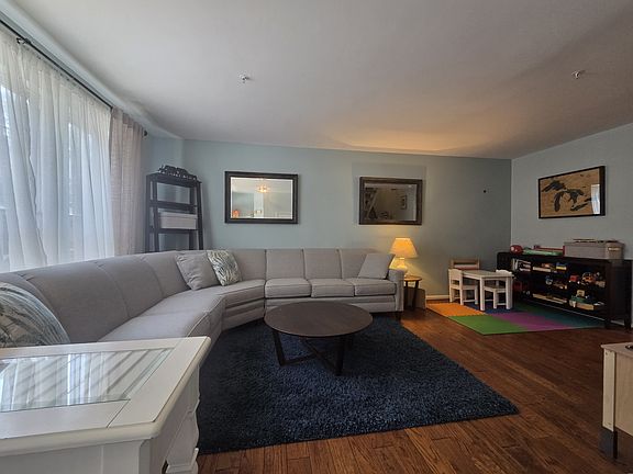 2nd image of 131 Quiet Waters Pl