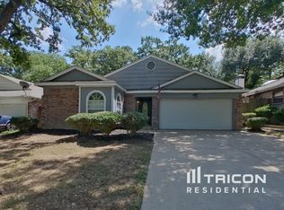 1008 W Lovers Ln, Arlington, TX 76013