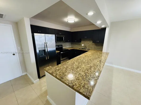 2500 Parkview Dr APT 307, Hallandale, FL 33009