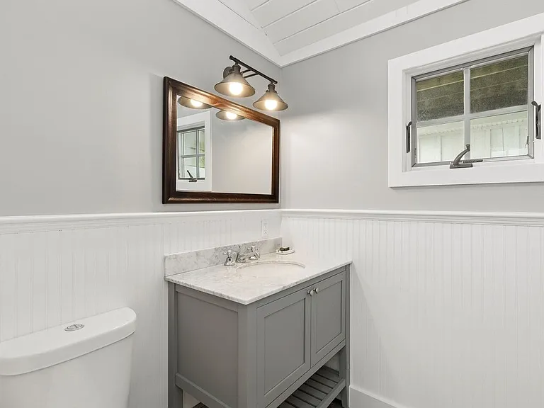 87 Foster Ave — Photo 25