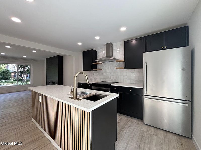 3rd image of 1369 Baker Avenue