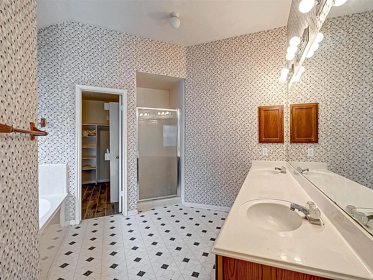 125 Barbetta Ct — Photo 36