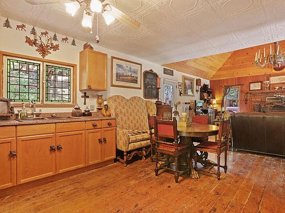 2nd image of 13834 Hillbilly Ln