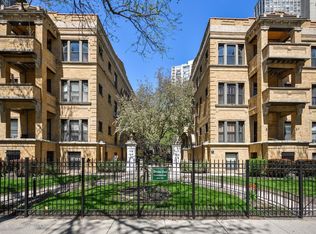 722 W Sheridan Rd APT 1S, Chicago, IL 60613