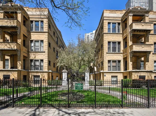722 W Sheridan Rd APT 1S, Chicago, IL 60613