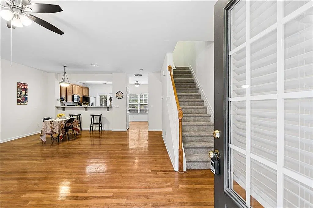 3 bed, 3.0 bath, 1540 sqft, $2,450 — Photo 4