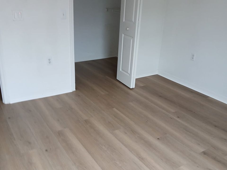 1st image of 6127 Metrowest Blvd Unit 101