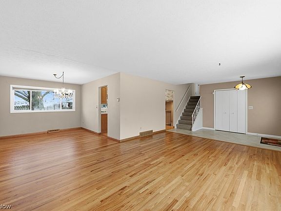 5th image of 5953 Ashcroft Dr