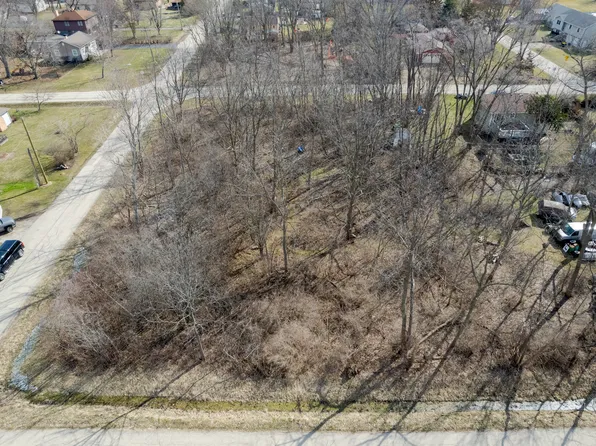 25-26 S Benbrook Ave, McHenry, IL 60050