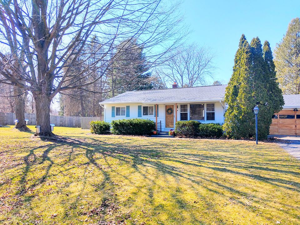 1st image of 34 Birchwood Ln