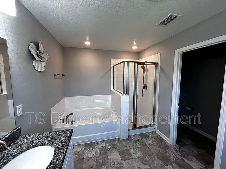 11646 Pacific Dogwood Ct — Photo 20