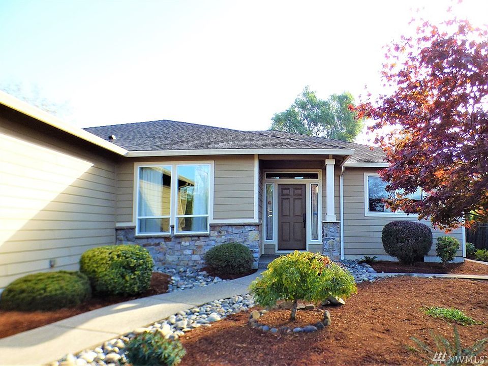 1st image of 1411 SE Columbia Crest Ct