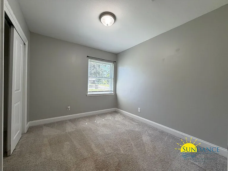 219 Pilgrim Ave — Photo 15