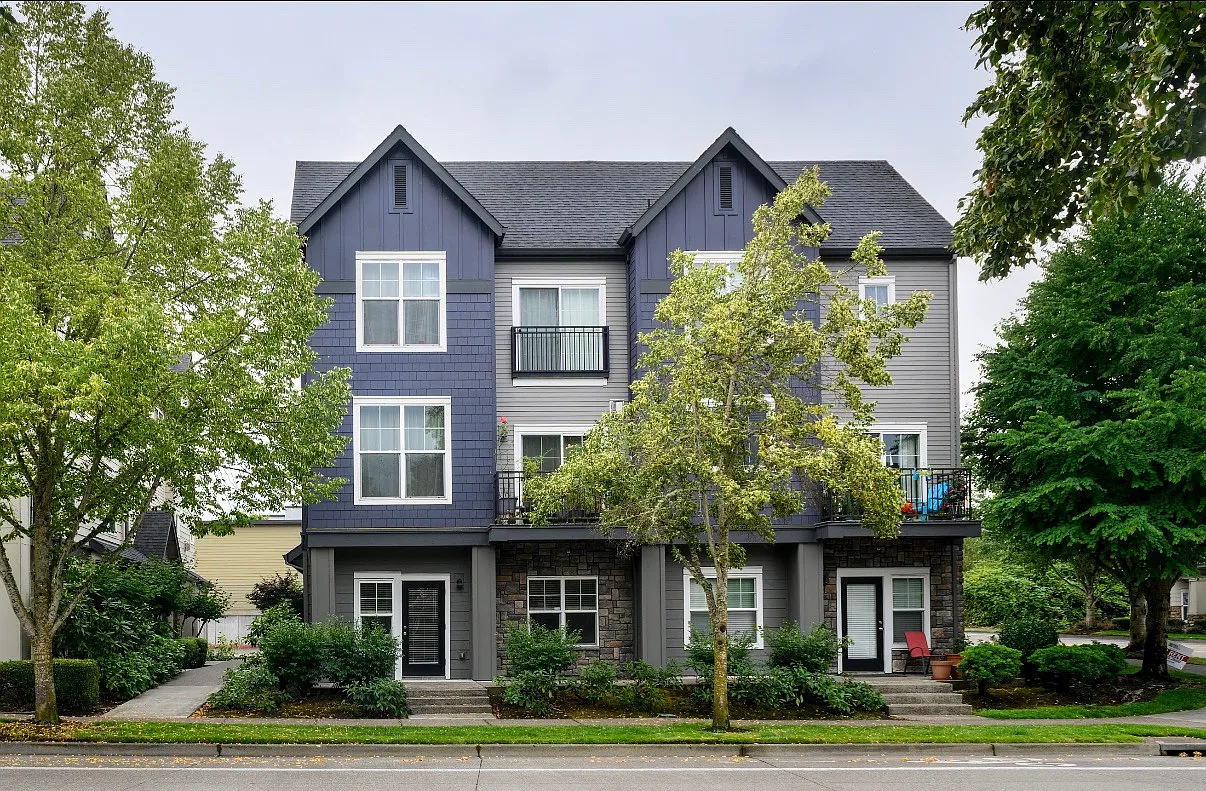 1 bed, 793 sqft, $1,695 — Photo 1