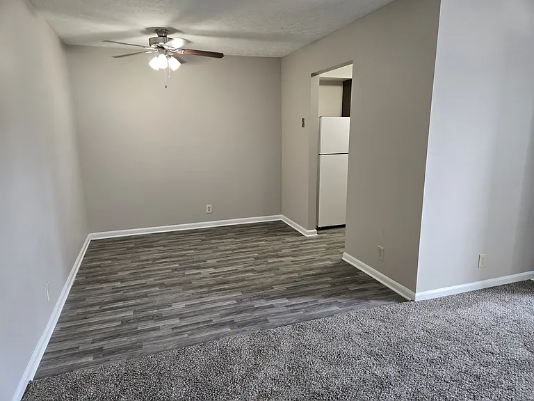 Del Rio Apartments — Photo 16