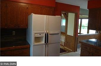 5th image of 141 Elm Dr W