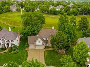 9409 Pine St, Lenexa, KS 66220