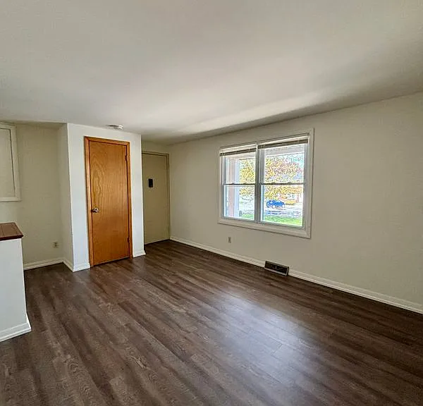 50 School St #7 — Photo 3