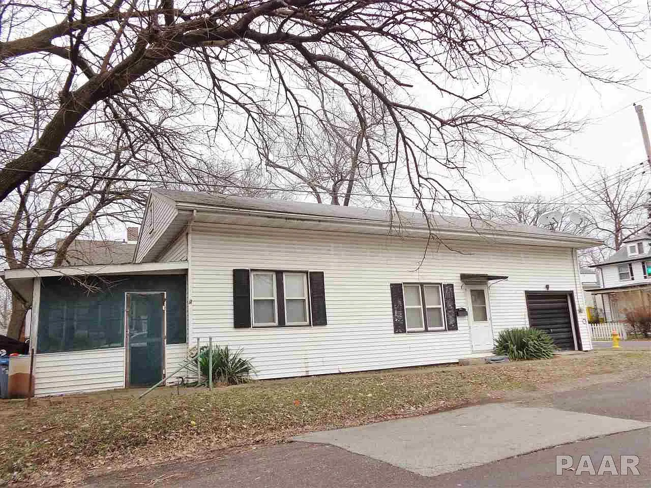 1817 N Gale Ave photo 1