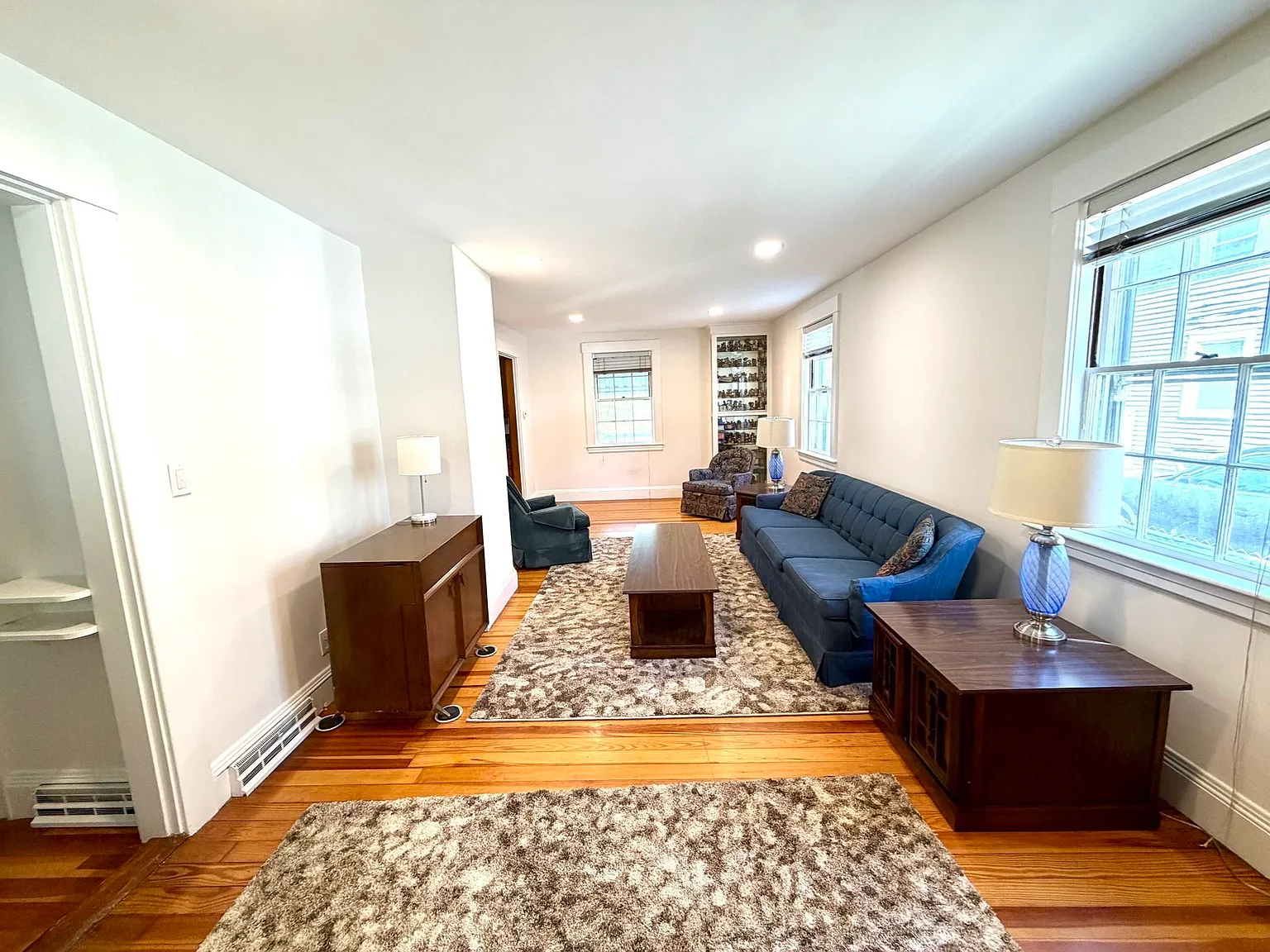 3 bed, 1.0 bath, 1250 sqft, $3,300 — Photo 2