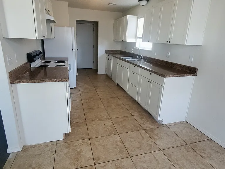 1605 Bluejay Ln — Photo 6