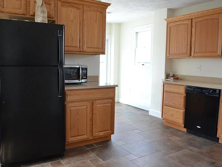 37 Sargent St #3 — Photo 7