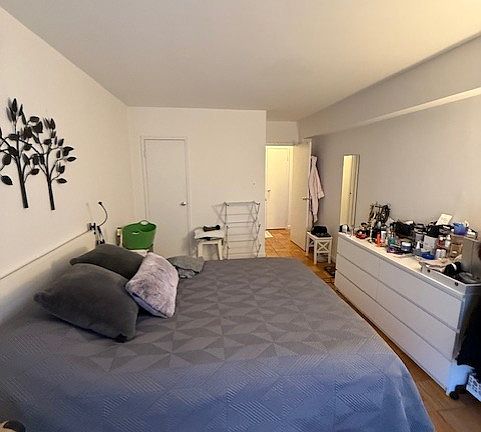 4th image of 327 W 30th St APT 2H