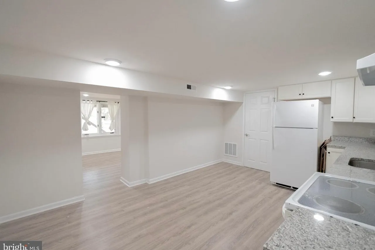 1 bed, $1,300 — Photo 3