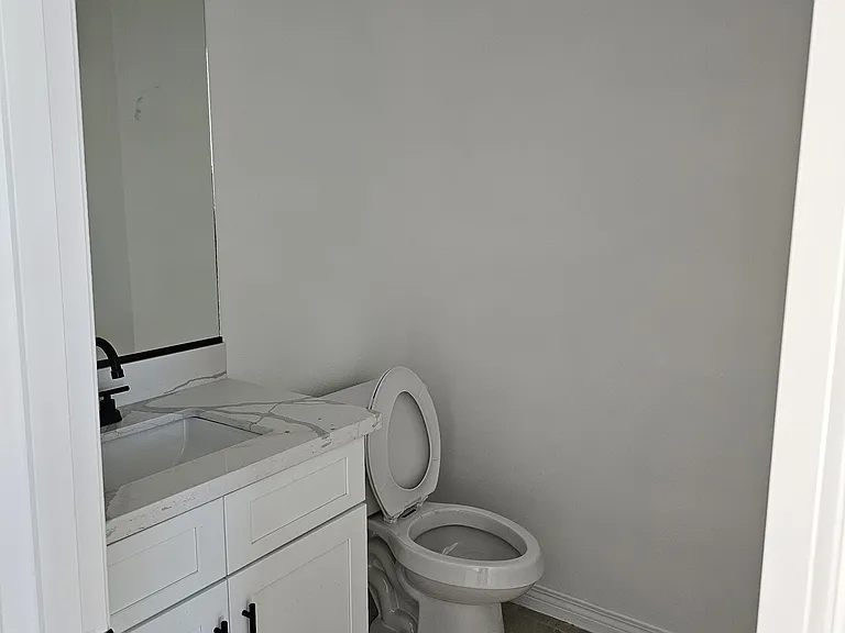 8315 Laurel Ave — Photo 7