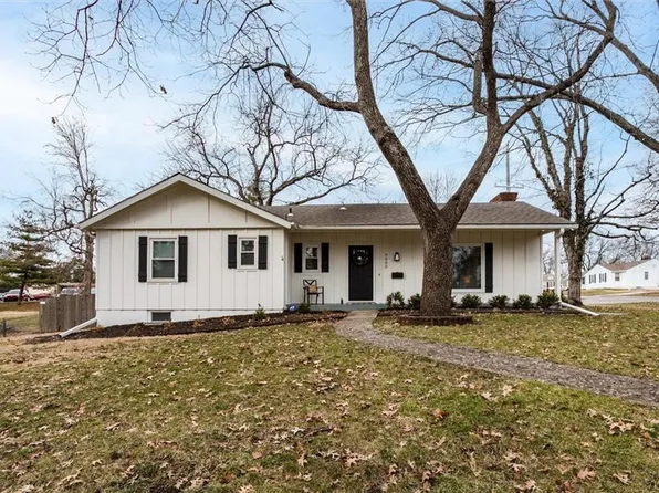 7900 Roe Ave, Prairie Village, KS 66208