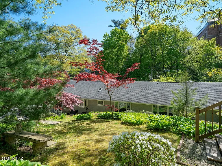 51 Glen Rd — Photo 37