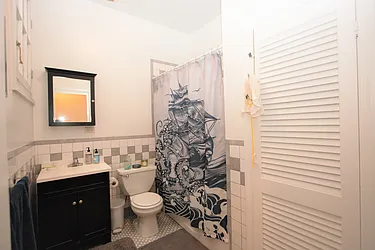 Rented by R New York