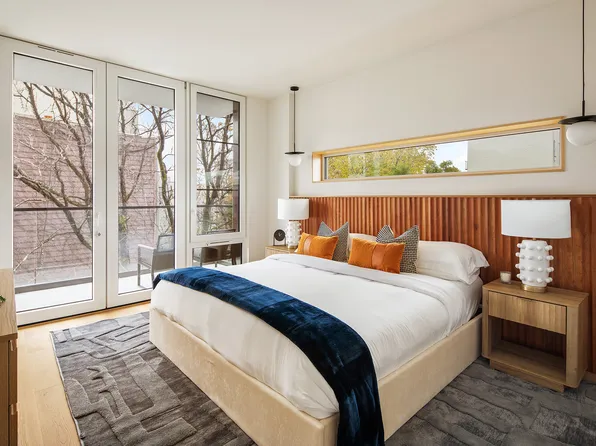 1110 Manhattan Avenue image 7 of 14