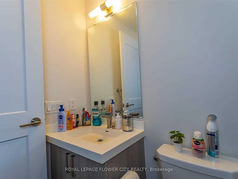 1050 Portage Pkwy W #Townhouse 37 — Photo 15