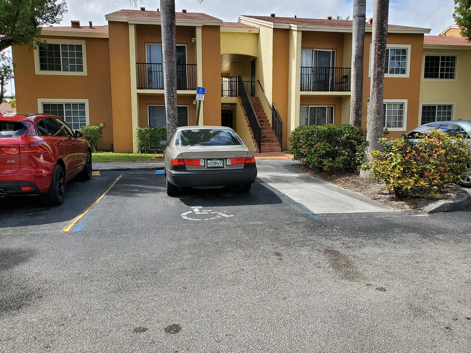 Pembroke Park Apartments — Photo 2
