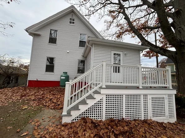 4 Central Ave, Kittery, ME 03904