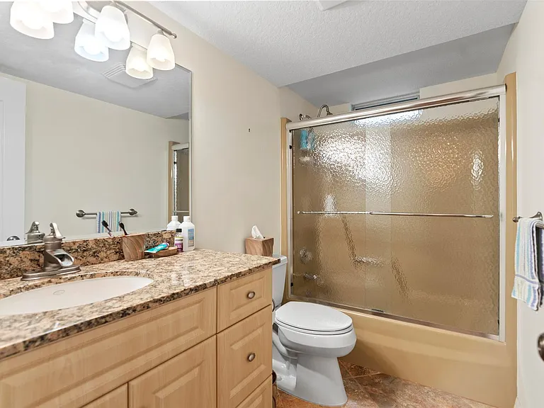 2615 NE 1st Ct #403 — Photo 28