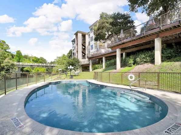 401 W Lincoln APT A101, New Braunfels, TX 78130