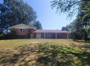 5470 Edelweis Ln, Saint Louis, MO 63129