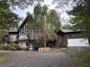 21 Plaza Ave, Belchertown, MA 01007