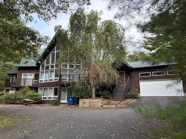 21 Plaza Ave, Belchertown, MA 01007