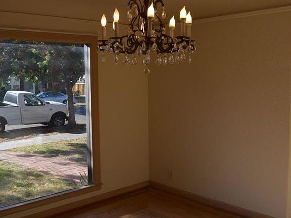 4th image of 2226 Coastland Ave