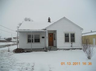804 E Wilson St, Tuscola, IL 61953