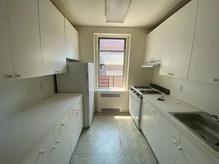61-61 Woodhaven Blvd #4C — Photo 3