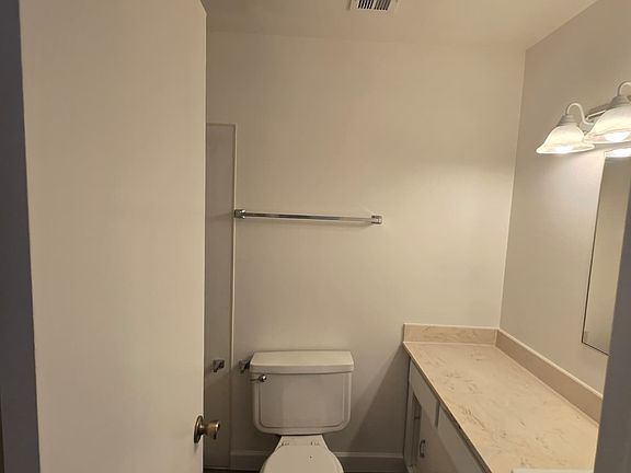 4th image of 3840 N Fruit Ave #28