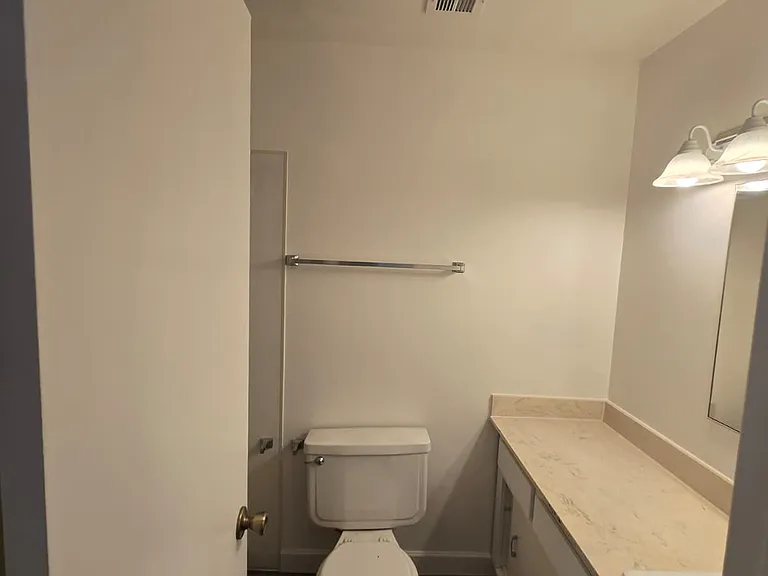 3840 N Fruit Ave #28 — Photo 4