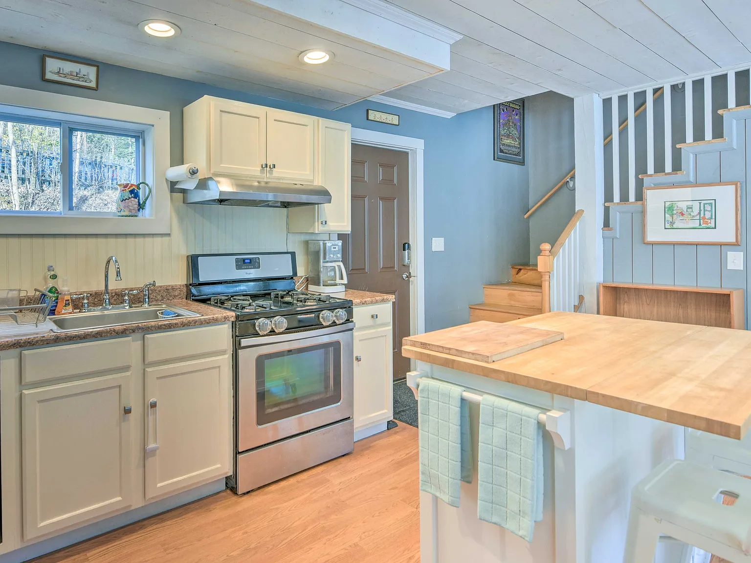 898 Eligo Lake Rd — Photo 2