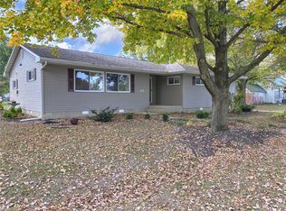 400 Barry St, Greenville, IL 62017