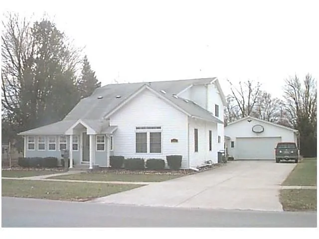 303 Spencerville St photo 1